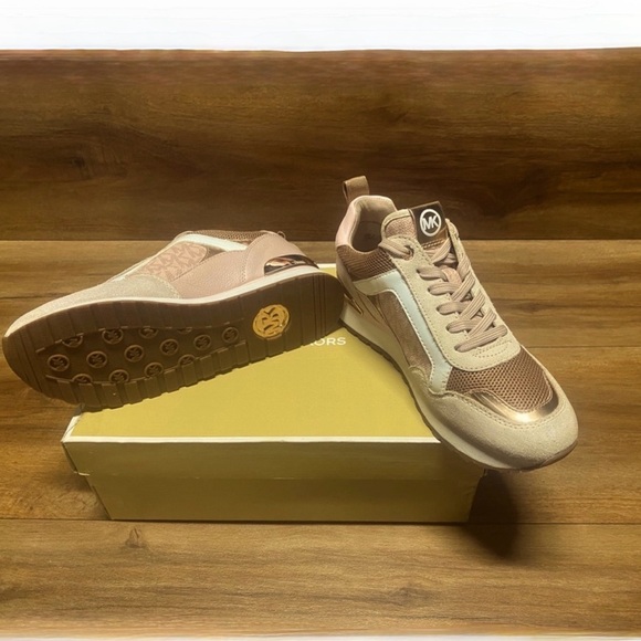 Women’s Michael Kors Wilma Trainers - Picture 3 of 5